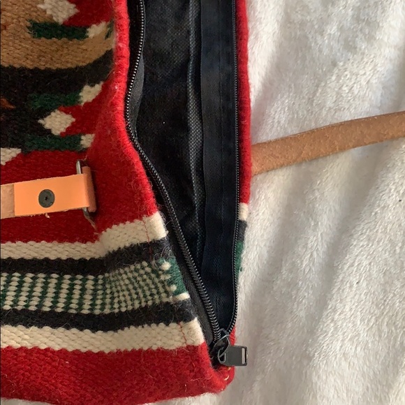 Wool woven tote with leather straps - Picture 3 of 4